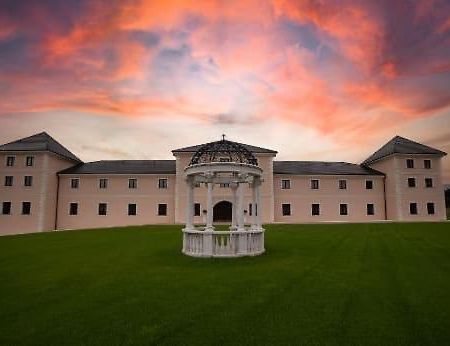 Chateau Sanov Hotel Sanov  Exterior photo