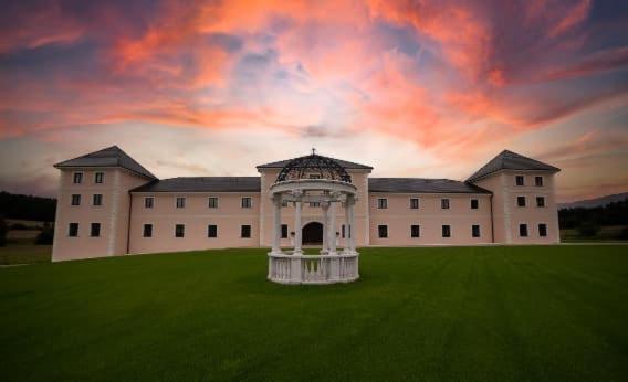 Chateau Sanov Hotel Sanov  Exterior photo